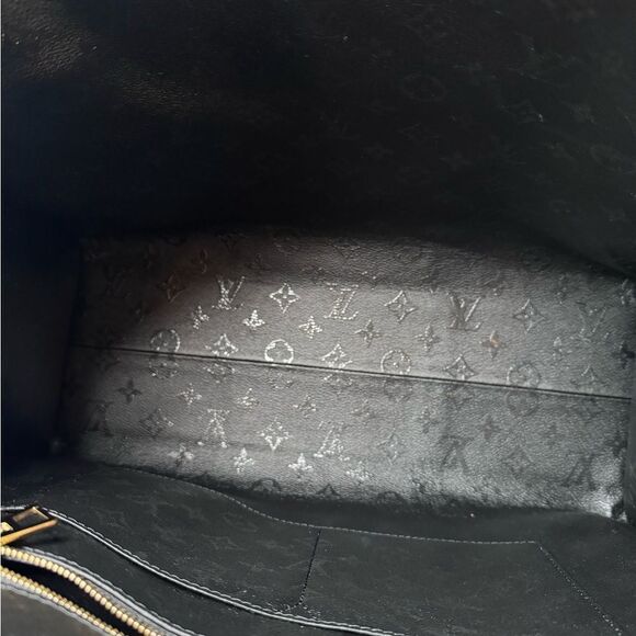 Louis Vuitton Tufted Monogram On The Go GM Limited Edition Tote - Picture 10 of 11